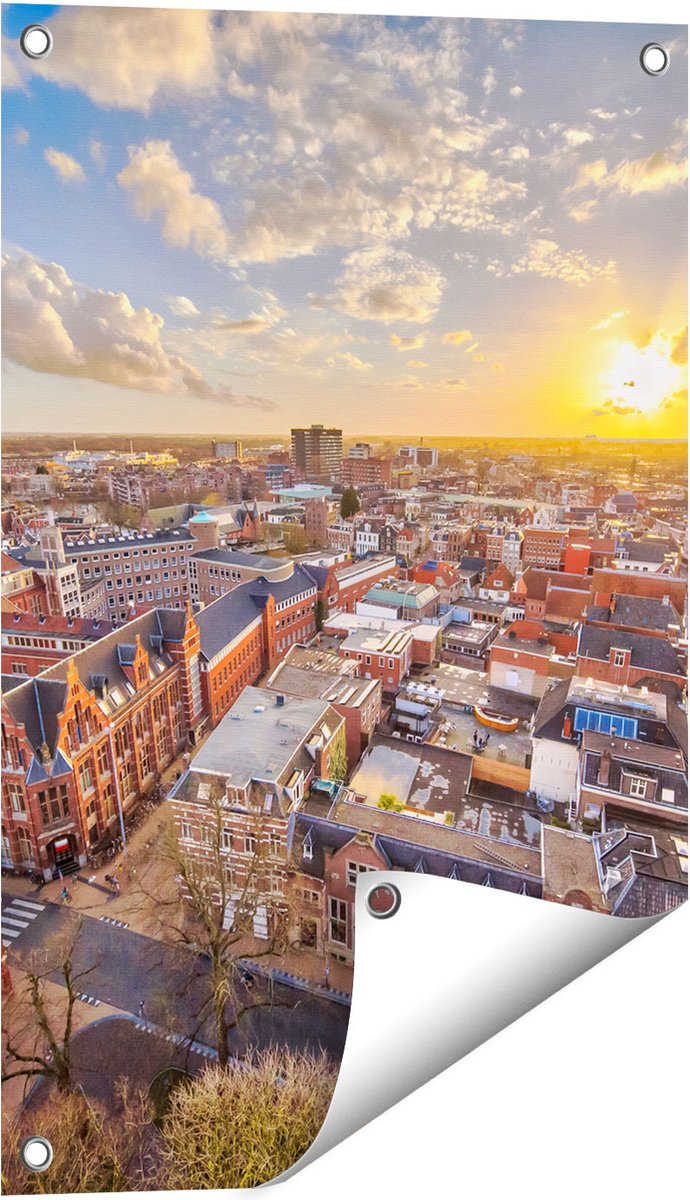 Gards Tuinposter Groningen Stad bij Zonsondergang - 40x60 cm - Tuindoek - Tuindecoratie - Wanddecoratie buiten - Tuinschilderij Multikleur