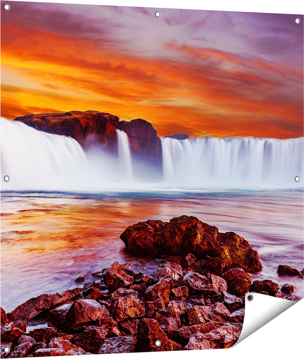 Gards Tuinposter Waterval bij een Oranje Hemel - 100x100 cm - Tuindoek - Tuindecoratie - Wanddecoratie buiten - Tuinschilderij Multikleur