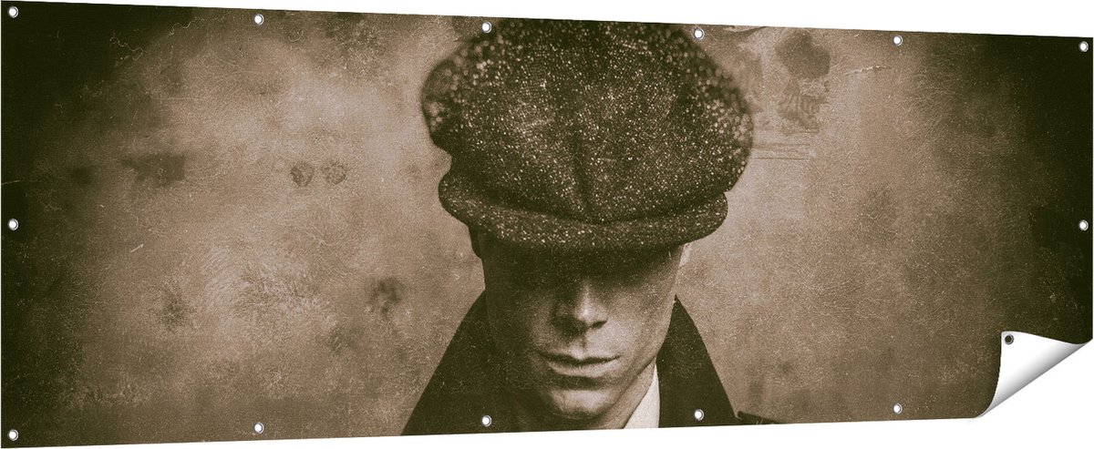 Gards Tuinposter Engelse Gangster uit Jaren 1920 - Zwart Wit - 210x70 cm - Tuindoek - Tuindecoratie - Wanddecoratie buiten - Tuinschilderij Multikleur