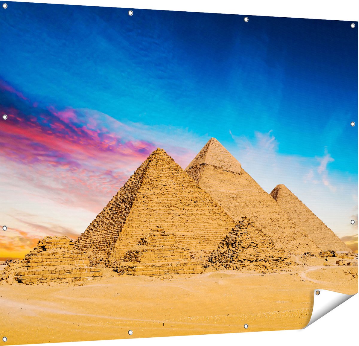 Gards Tuinposter Egyptische Piramides bij Zonsondergang - 150x120 cm - Tuindoek - Tuindecoratie - Wanddecoratie buiten - Tuinschilderij Multikleur