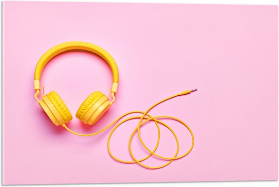 Acrylglas - Gele Headset tegen Roze Achtergrond - 75x50 cm Foto op Acrylglas (Met Ophangsysteem)