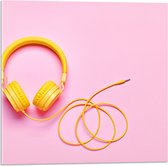 Acrylglas - Gele Headset tegen Roze Achtergrond - 50x50 cm Foto op Acrylglas (Met Ophangsysteem)