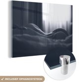 Glasschilderij - Vrouw - Fotografie - Zwart wit - Wanddecoratie glas - Schilderij op glas - Foto op glas - Glasplaat - 120x80 cm - Muurdecoratie - Woonkamer - Slaapkamer