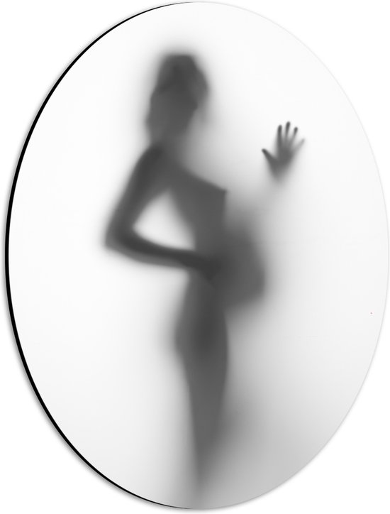 Dibond Ovaal - Silhouet van Zwanger Vrouwenlichaam achter Wazige Wand - 30x40 cm Foto op Ovaal (Met Ophangsysteem)
