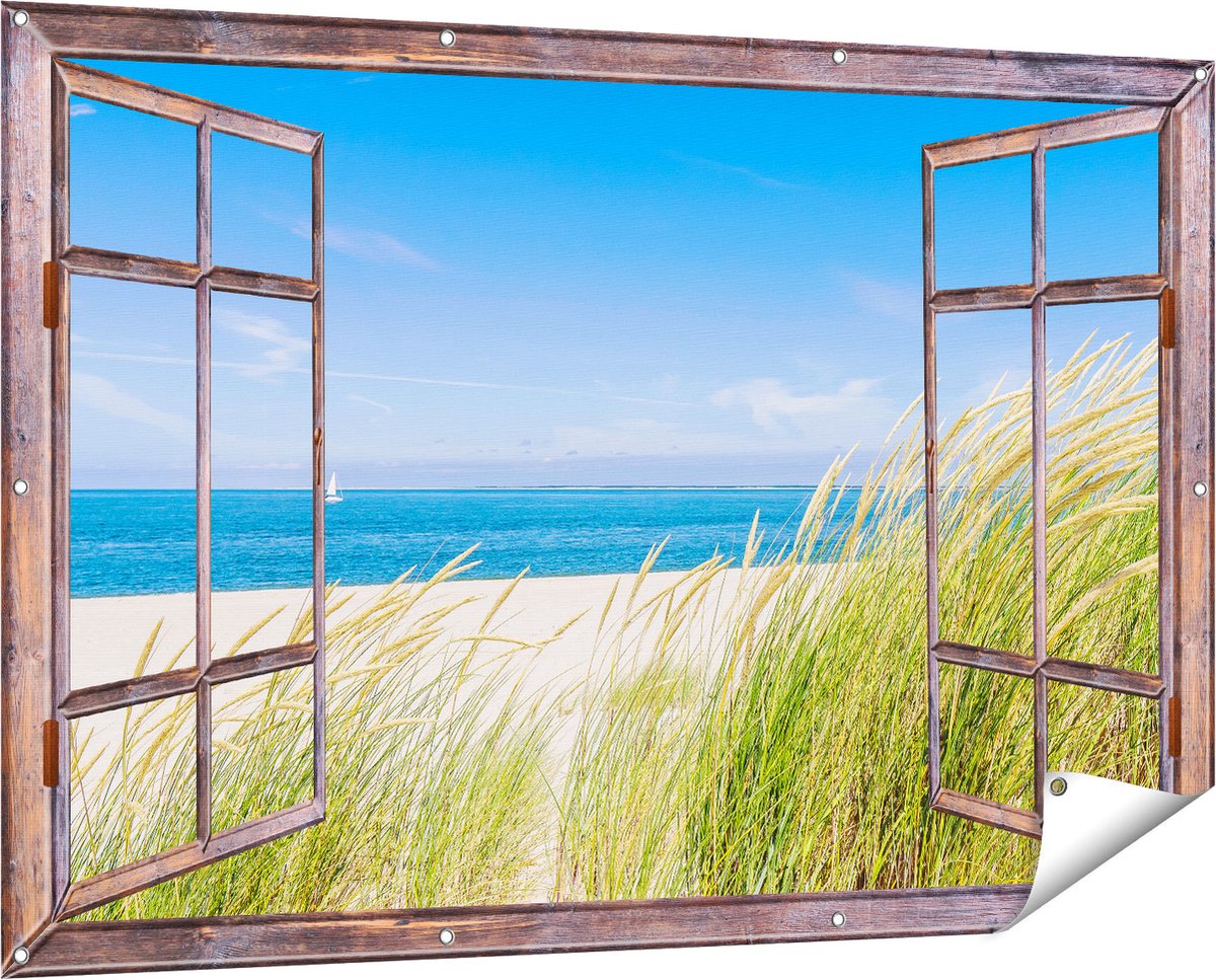 Gards Tuinposter Doorkijk Strand en Zee met een Zeilboot - 150x100 cm - Tuindoek - Tuindecoratie - Wanddecoratie buiten - Tuinschilderij Bruin