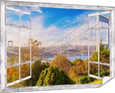 Gards Tuinposter Doorkijk Bosphorus Brug in Instanbul - 180x120 cm - Tuindoek - Tuindecoratie - Wanddecoratie buiten - Tuinschilderij