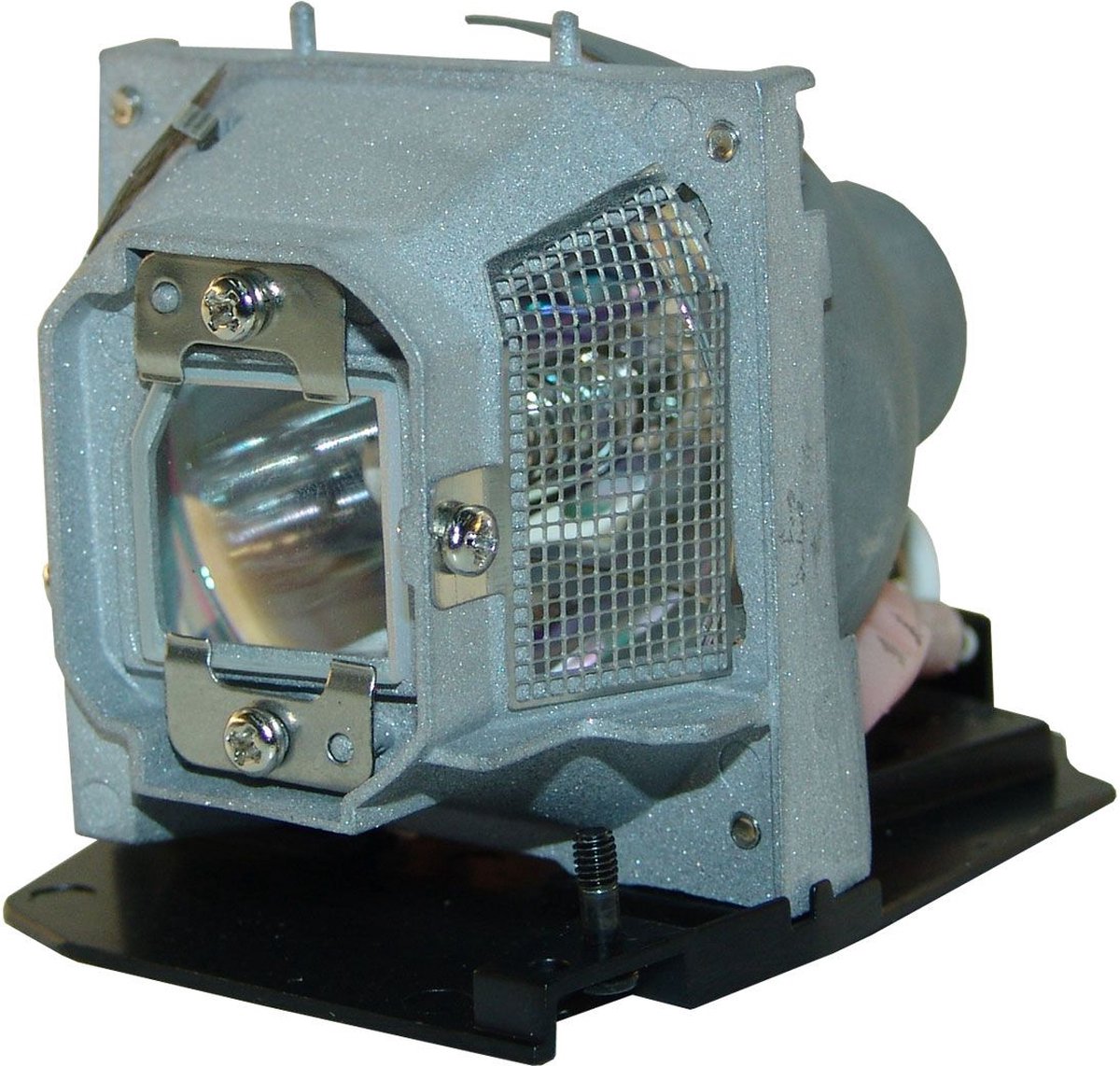 Beamerlamp geschikt voor de NOBO X16P beamer, lamp code SP.82F01.001. Bevat originele P-VIP lamp, prestaties gelijk aan origineel.