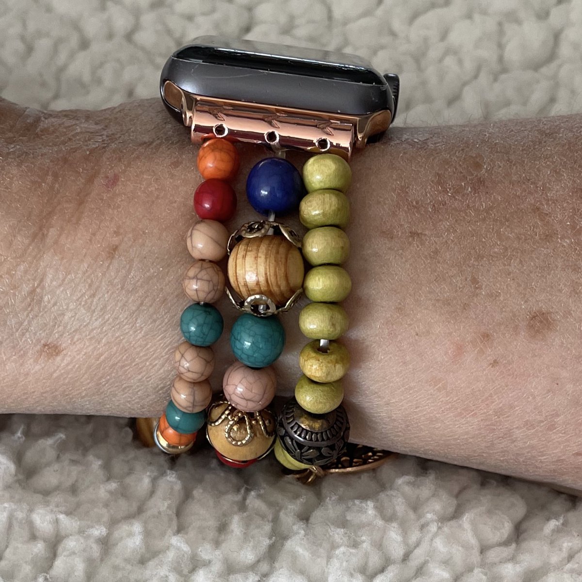 Apple Watch Bohemian Horlogeband- maat 42-44-45 mm-glazen en houten kralen elastisch geregen- Ibiza boho stijl