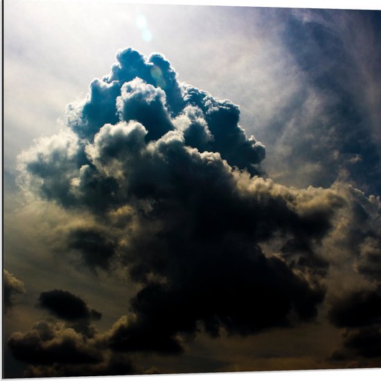 Dibond - Donkere Wolken voor de Zon - 80x80 cm Foto op Aluminium (Wanddecoratie van metaal)