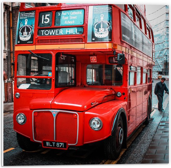 PVC Schuimplaat - Traditionele Rode Bus in Londen, Verenigd Koninkrijk - 50x50 cm Foto op PVC Schuimplaat (Met Ophangsysteem)
