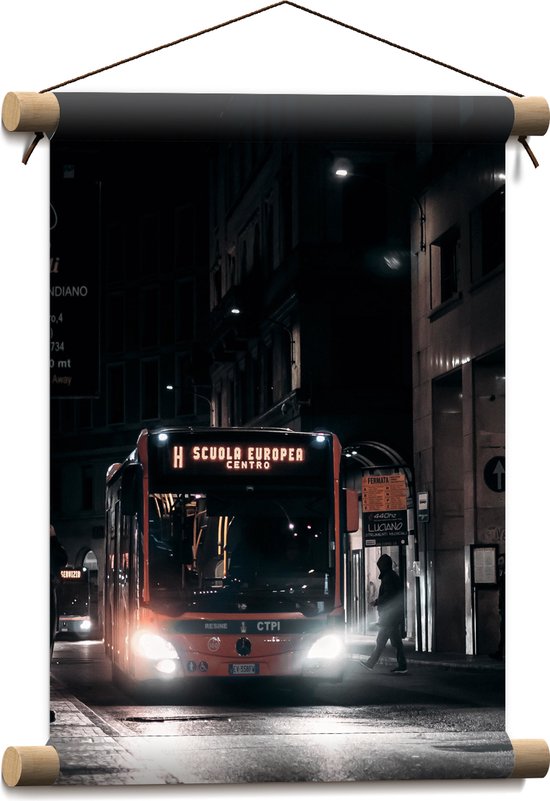 Textielposter - Buurtbus rijdend door Italiaans Dorpje - 30x40 cm Foto op Textiel