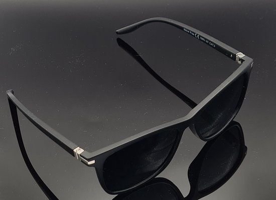 Gepolariseerde zonnebril met etui en doekje / unisex / mat zwart / 2344 / UV cat 3 / Polarized sunglasses with pouch and eyeglass cloth / Matte black / Lunettes de soleil polarisées / Aland optiek / zonnebril dames / zonnebril heren gepolariseerd van Aland Optiek — afbeelding 4