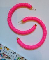 Jeannette-Creatief® - Neon - Neon Roze - Hoops - Oorringen - Pink Earrings - Roze Oorbellen - Katzuki kralen - Katsuki kralen - Oorbellen - Oorbellen Dames - Statement Oorbellen - Trend - Mode 2023 – Kleurrijk – gekleurde Oorbellen – Gouden oorringen