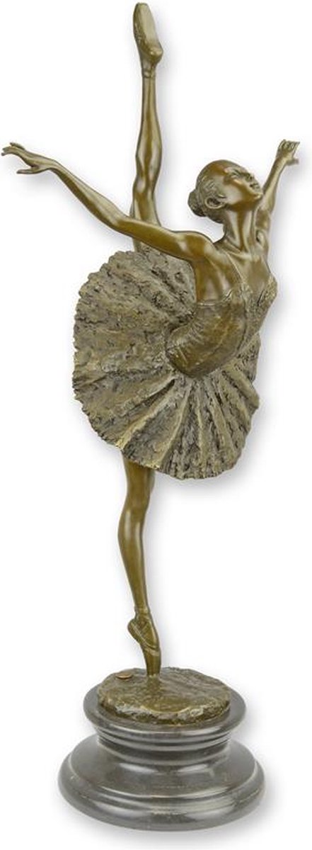 EEN BRONZEN BEELD VAN EEN BALLERINA