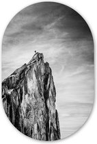 Berg - Natuur - Klimmen - Zwart wit Kunststof plaat (5mm dik) - Ovale spiegel vorm op kunststof