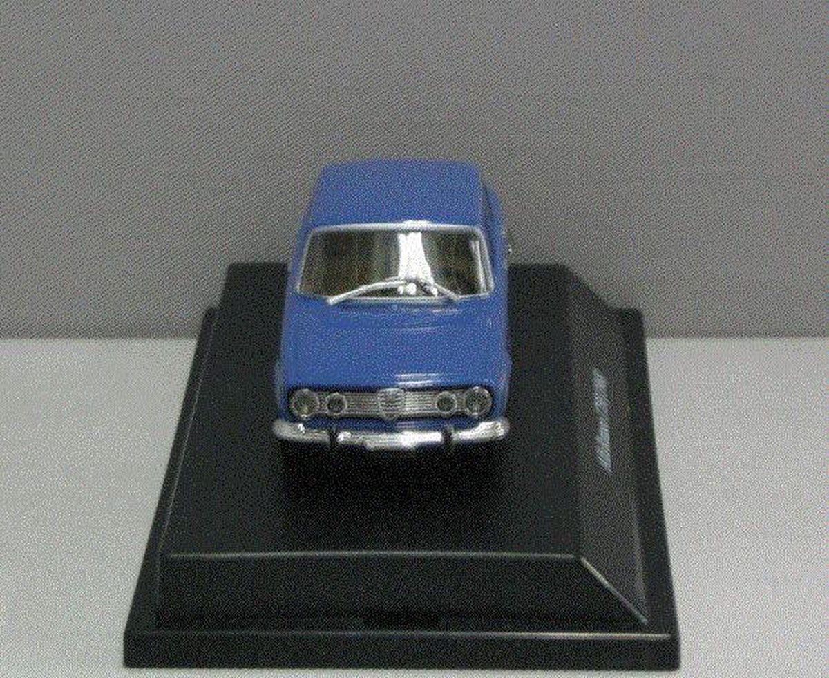Alfa Romeo 1750 1968 1:43 Starline Models Blauw 510943
