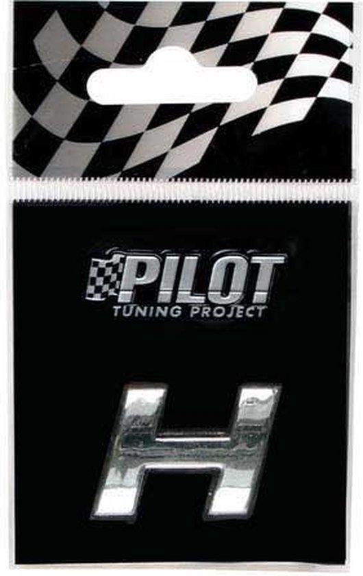 Zilverkleurige 3D 'H' badge, met 'PILOT TUNING PROJECT' tekst en geblokte vlag detail.