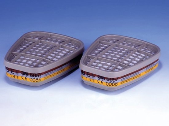 Twee ABE1 3M 6057 filters met gele band en de tekst "3M 6057 141 CE 0086" op de zijkant.