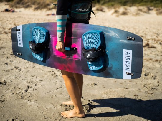Airush Kiteboard Twintip Diamond Kiteboard V7 - 2023 | bol.com