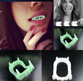 Akyol - Glow in the dark vampiergebit - vampiergebit - nepgebit - dracula gebit - halloween - horror - gebit vampier - tanden - glow in the dark - halloween feest - kostuum - vampier - accessoires