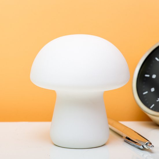 DIY Ikea Hack mushroomlamp/paddenstoellamp - Zaans leven DIY Ikea Hack mushroomlamp/paddenstoellamp - Zaans leven