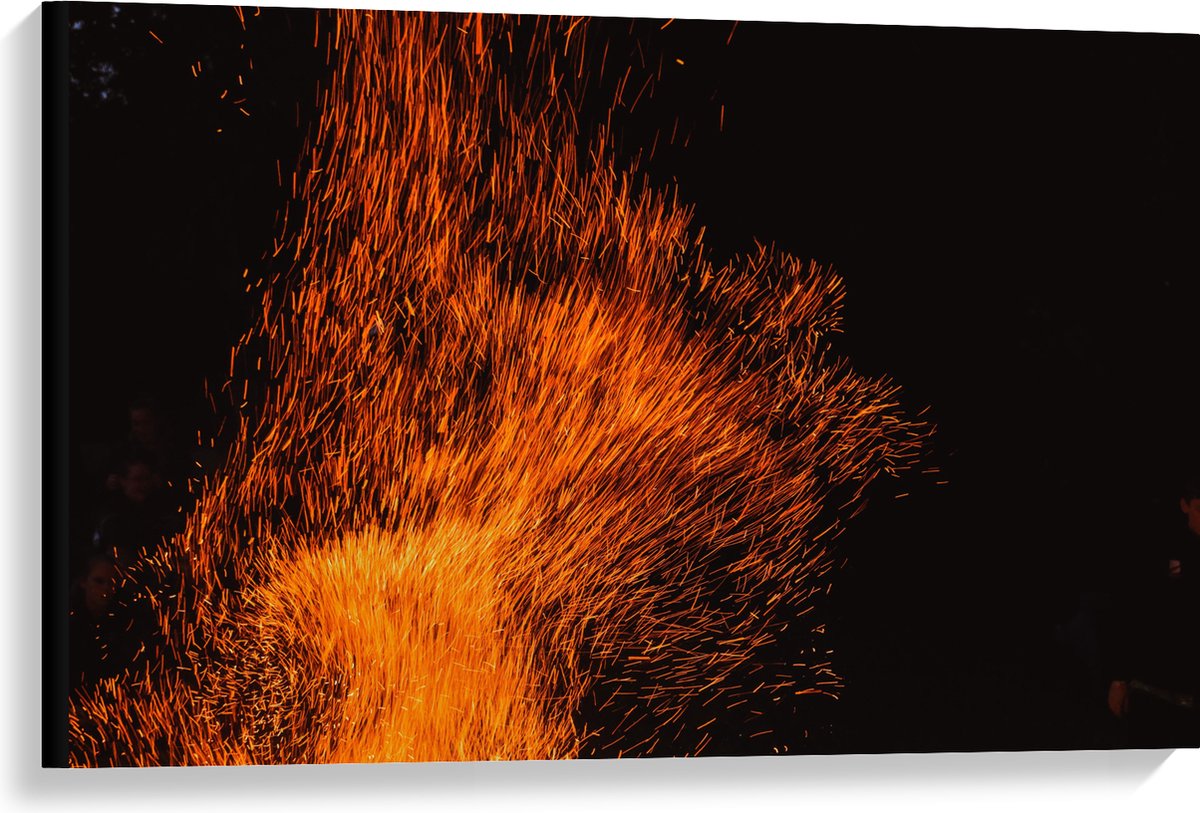 Canvas - Oranje Spetters van Vuurkorf - 90x60 cm Foto op Canvas Schilderij (Wanddecoratie 