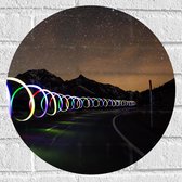 Muursticker Cirkel - Lichtcirkels in Verschillende Kleuren op de Weg - 40x40 cm Foto op Muursticker