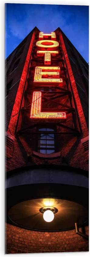 Acrylglas - Hotel met Rode Neon Letters - 30x90 cm Foto op Acrylglas (Wanddecoratie op Acrylaat)