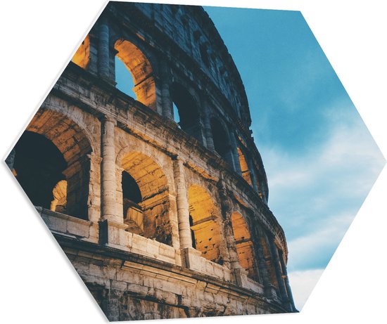 PVC Schuimplaat Hexagon - Muur van het Colesseum in Rome, Italië - 70x60.9 cm Foto op Hexagon (Met Ophangsysteem)