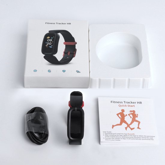 Fitness Tracker HR smartwatch, laadkabel en handleiding op witte achtergrond.