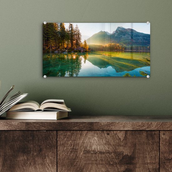 Peinture sur verre - Plaque acrylique - Lac - Water - Vert - Montagnes - Arbre - Décoration murale - Peinture sur verre - Verre acrylique - Photo sur verre - 40x20 cm - Peinture sur verre nature - Décoration murale
