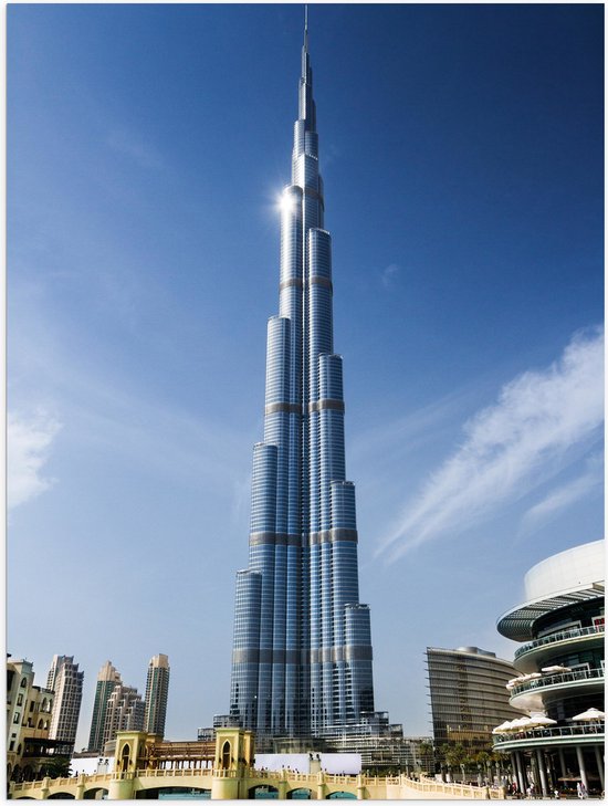 Poster (Mat) - Wolken en Zonlicht op Burj Khalifa Hotel - 30x40 cm Foto op Posterpapier met een Matte look