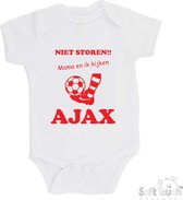 100% katoenen Romper "Niet storen!! Mama en ik kijken AJAX" Unisex Katoen Wit/rood Maat 62/68