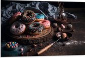 Dibond - Foto van een Plateau vol Verse Donuts - 105x70 cm Foto op Aluminium (Met Ophangsysteem)