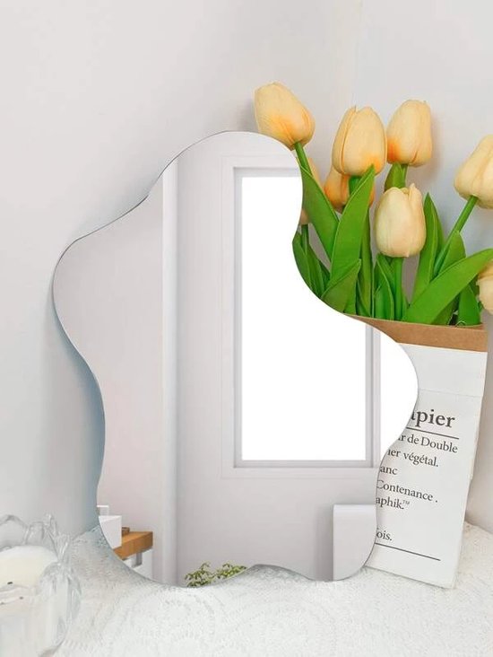 WallWraps® - Plakspiegel - Unieke vorm - 30 x 22cm - Zelfklevende Spiegel - Buigbaar - Deurspiegel klevend - Wanddecoratie