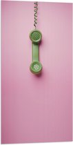Vlag - Groene Traditionele Telefoon op Roze Achtergrond - 50x100 cm Foto op Polyester Vlag