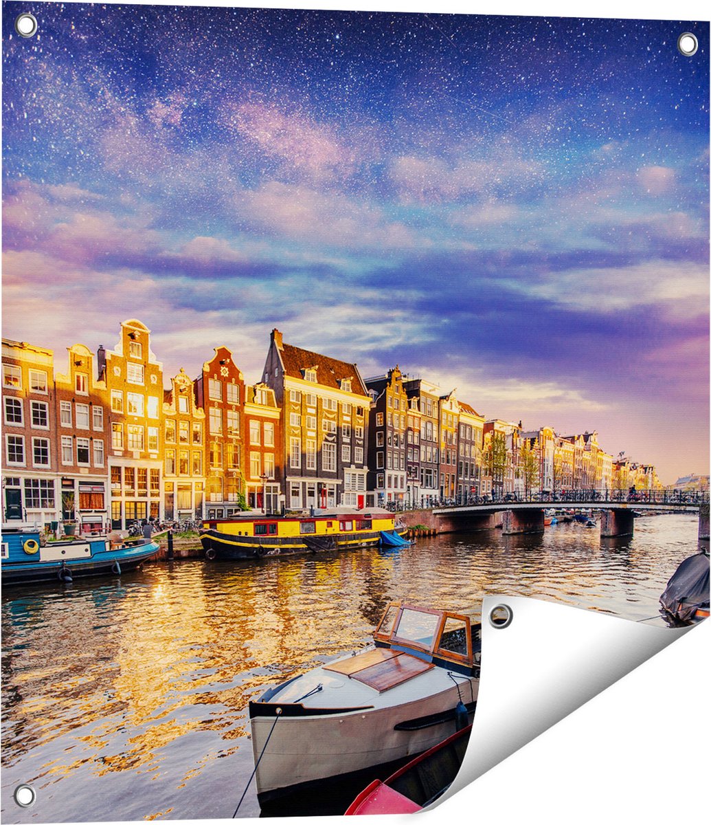 Gards Tuinposter Amsterdamse Gracht in de Nacht met Sterren - 60x60 cm - Tuindoek - Tuindecoratie - Wanddecoratie buiten - Tuinschilderij Multikleur