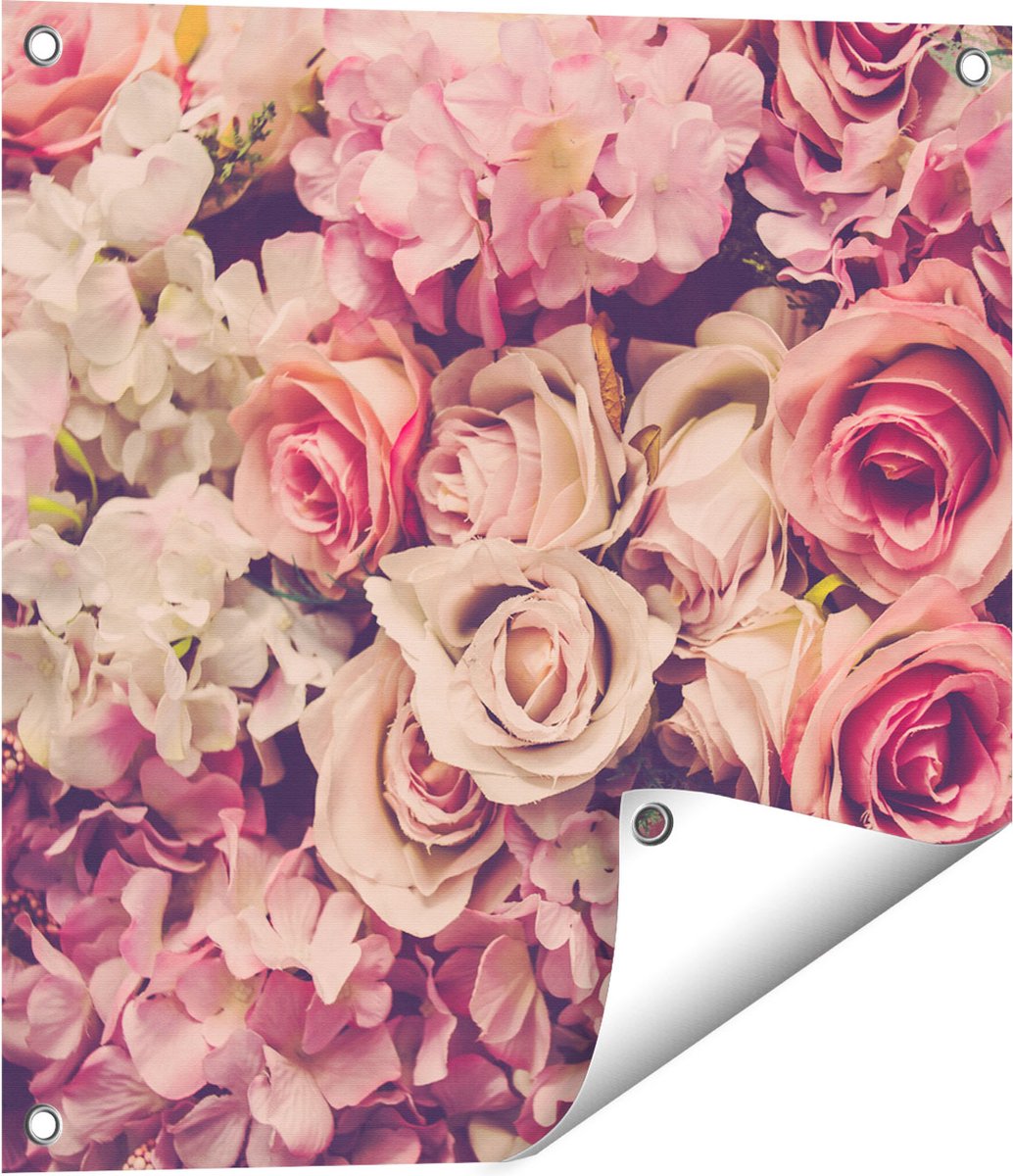 Gards Tuinposter Roze Rozen Achtergrond - Retro - Bloemen - 50x50 cm - Tuindoek - Tuindecoratie - Wanddecoratie buiten - Tuinschilderij Multikleur
