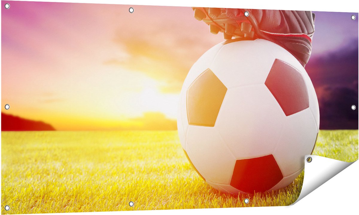 Gards Tuinposter Klassieke Voetbal Aftrap met Zonsondergang - 140x70 cm - Tuindoek - Tuindecoratie - Wanddecoratie buiten - Tuinschilderij Multikleur