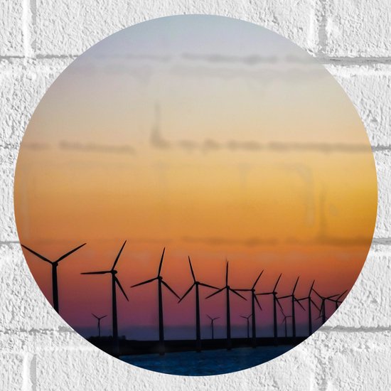WallClassics - Muursticker Cirkel - Rij Windmolers tijdens de Zonsondergang - 30x30 cm Foto op Muursticker