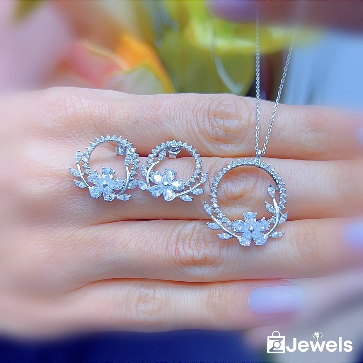 OZ Jewels Zilveren Ketting- en Oorbellen set met Bloemendesign - Accessoires - Liefdessieraden - Valentijnsdag - Cadeau - Moederdag - Sieraden Dames - In mooie geschenkverpakking