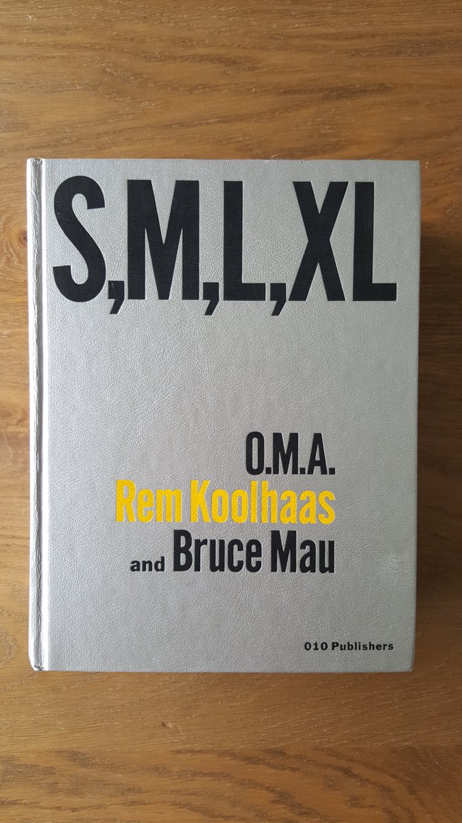 Omslag van Small, Medium, Large, Extra Large