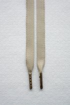 Schoenveters plat - beige - 120cm - bronzen nestels