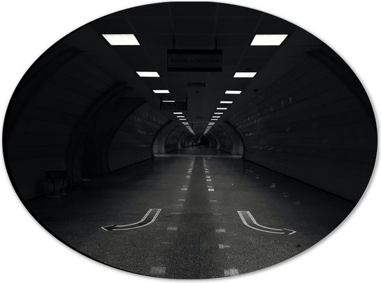 Dibond Ovaal - Tunnel - Zwart Wit - 28x21 cm Foto op Ovaal (Met Ophangsysteem)