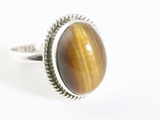 Bewerkte ovale zilveren ring met tijgeroog - maat 19.5