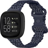 Strap-it Smartwatch bandje - siliconen bandje met patroon - geschikt voor Fitbit Versa 3 / Versa 4 / Sense / Sense 2 - donkerblauw