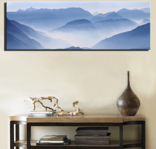 Allernieuwste Canvas Schilderij Wolken in Bergen Blauw - Moderne kunst - Poster - 40 x 120 cm - Kleur
