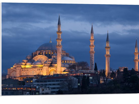 WallClassics - PVC Schuimplaat - Zijaanzicht van Süleymaniye Moskee in de Nacht in Istanbul, Turkije - 75x50 cm Foto op PVC Schuimplaat (Met Ophangsysteem)
