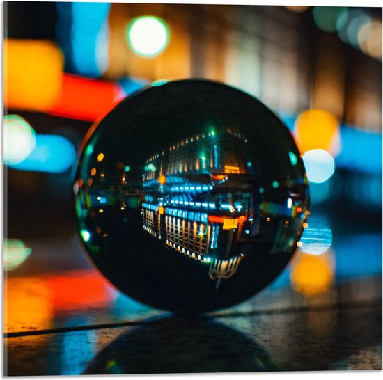 Acrylglas - Weerspiegeling van Gebouw met Gekleurd Licht - 50x50 cm Foto op Acrylglas (Wanddecoratie op Acrylaat)