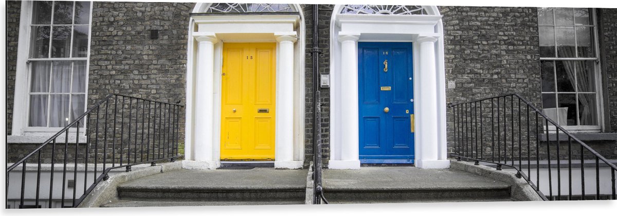 Dibond - Gebouw met Gele en Blauwe Voordeuren - 120x40 cm Foto op Aluminium (Met Ophangsys